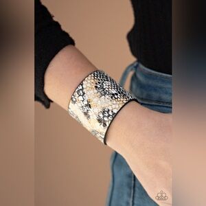 Serpent Shimmer - Bracelet
